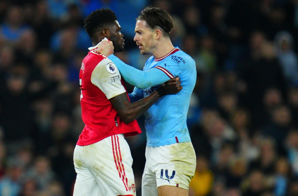 Thomas Partey quyết ăn thua đủ với Jack Grealish