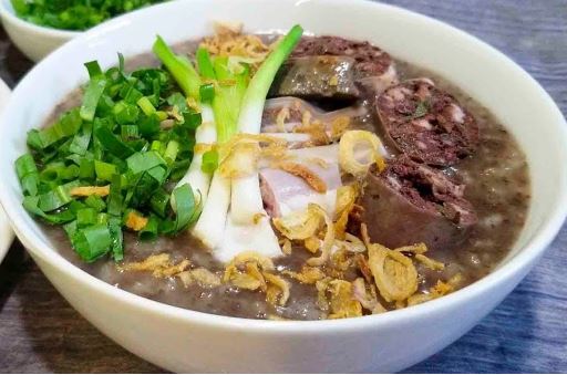 Cháo lòng là món khoái khẩu của nhiều người, nhưng những kiểu người này không nên ăn