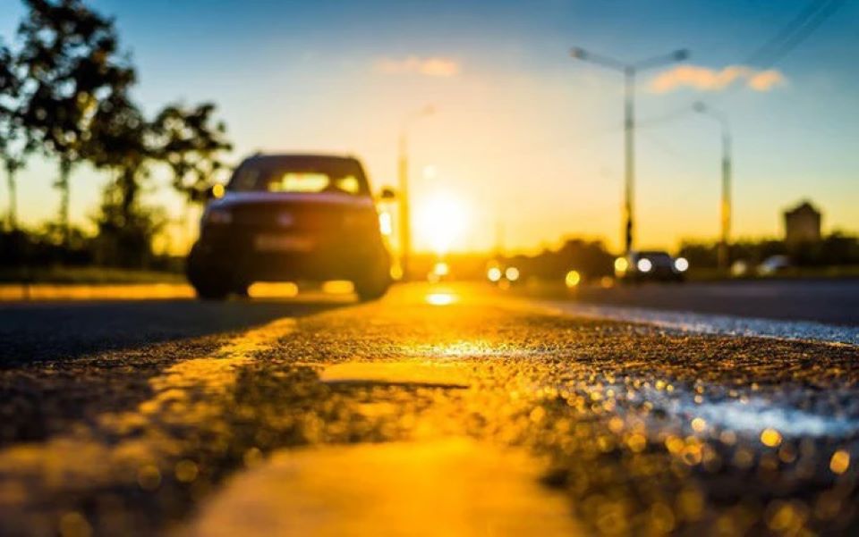 Cần lưu ý điều gì khi lái xe trong mùa hè nắng nóng?