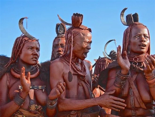 [ẢNH] Giật mình trước những phong tục kỳ lạ của các bộ tộc trên thế giới (phần 2) ảnh 9