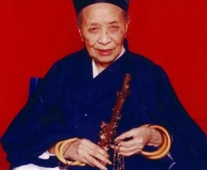 Nữ đạo sĩ 118 tuổi cuối đời tóc bạc thành đen, mọc răng mới 