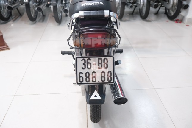 Honda Dream đời cổ biển đẹp rao bán hơn 300 triệu đồng