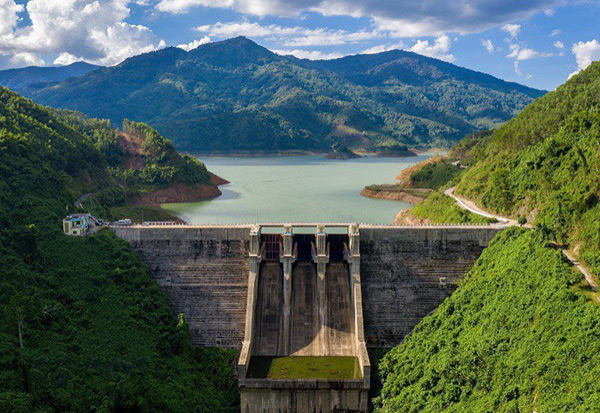 Quảng Nam: Yêu cầu nhiều thủy điện trên sông Vu Gia – Thu Bồn dừng vận hành, điều chỉnh mực nước theo quy định