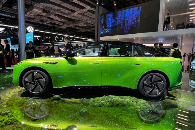 Khám phá xe điện Hongqi E001 với tầm vận hành tối đa 800 km/lần sạc