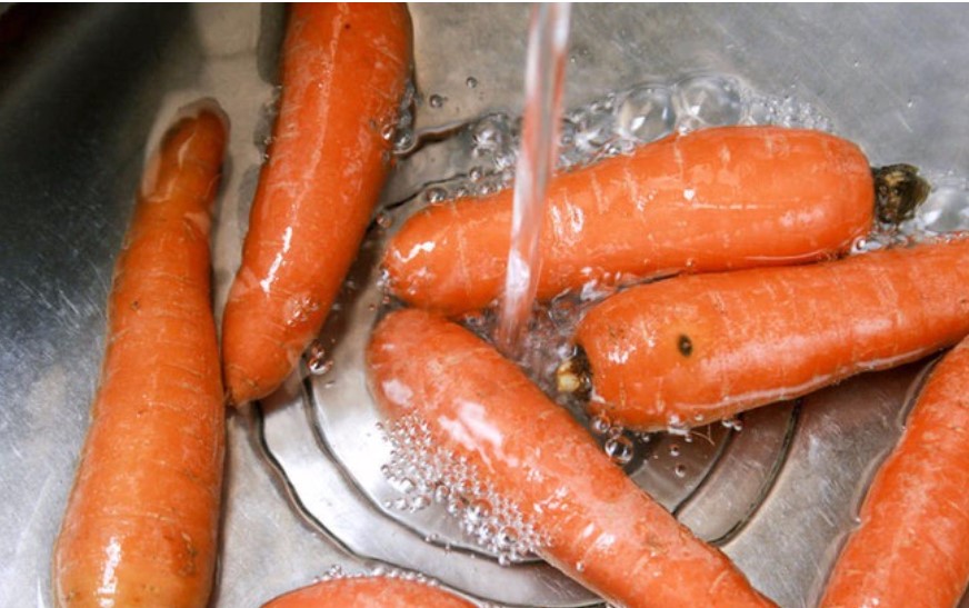 
Củ cà rốt để lâu bị mềm, yểu cũng đừng vội vứt đi, “hồi sinh” bằng cách này đây