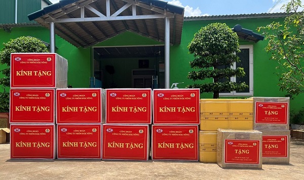 Công ty Nhôm Đắk Nông ủng hộ đồng bào, chiến sỹ Trường Sa