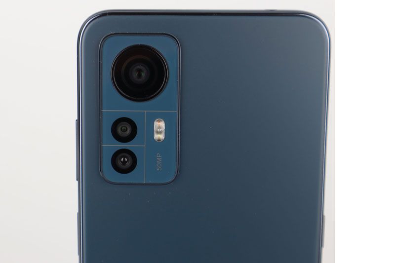 Smartphone RAM 8 GB, pin 4.480 mAh, màn hình 90Hz, giá gần 4 triệu đồng