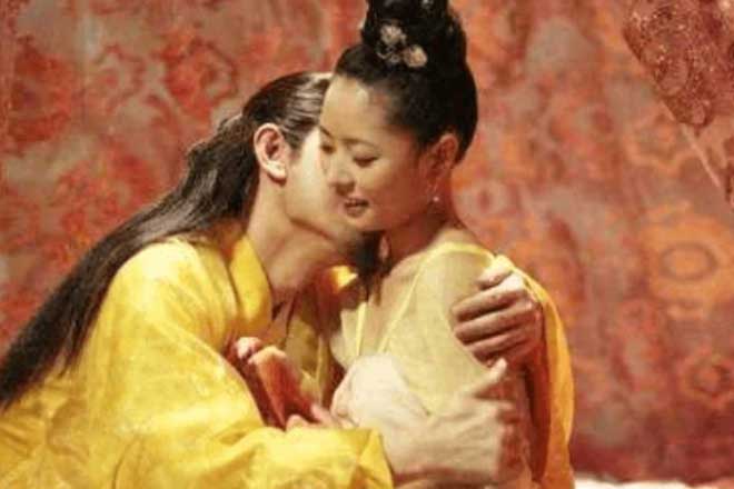 Quy tắc ngầm khiến các phi tần nhà Thanh buộc phải im lặng khi làm "chuyện ấy"