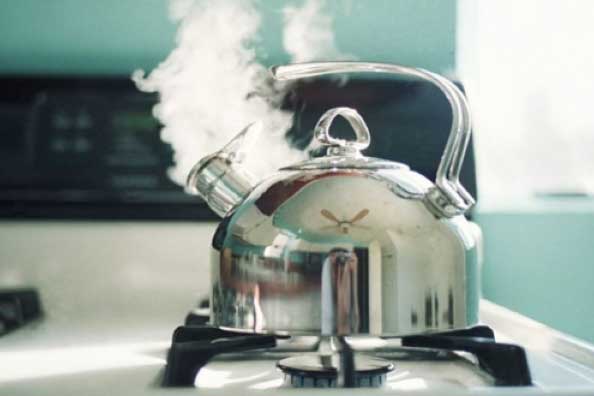 4 sai lầm khi đun nước sôi gây hại cho sức khỏe, tuyệt đối cần lưu ý