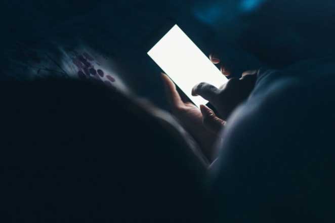 4 thói quen trước khi đi ngủ khiến phụ nữ lão hóa, nhanh già rõ rệt chỉ sau 1 đêm