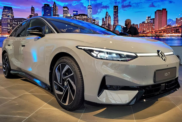 Xe điện Volkswagen ID.7 có phạm vi hoạt động 700 km/lần sạc