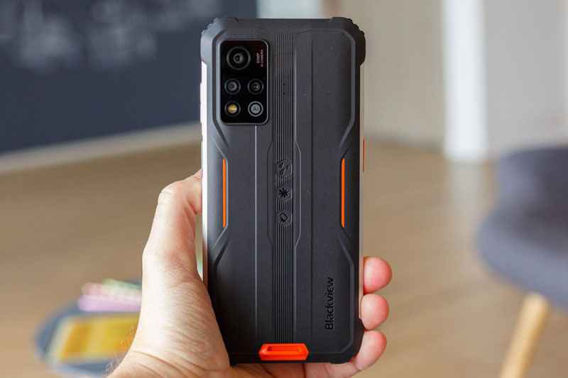 Smartphone chống nước, RAM 8 GB, sạc 66W, giá 6,14 triệu đồng