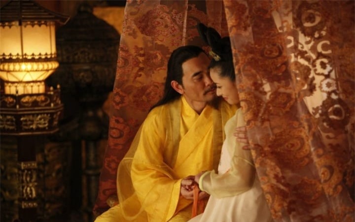 Phi tần xưa đeo nhẫn vàng, treo đèn lồng đỏ ở cửa mỗi tháng một lần là có ý gì? - 3