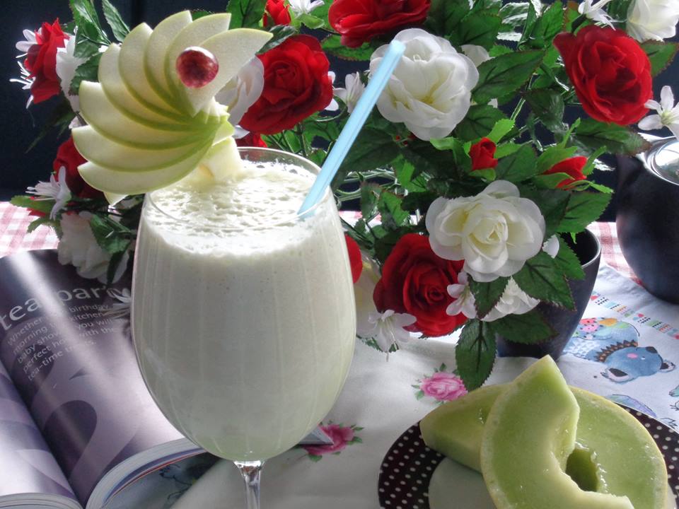 Cách làm sinh tố dưa lê bổ dưỡng lại đẹp da cho cả nhà vào cuối tuần