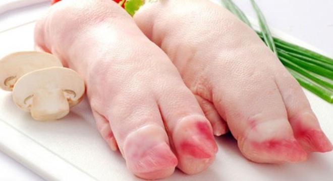 Những người tuyệt đối không nên ăn móng giò