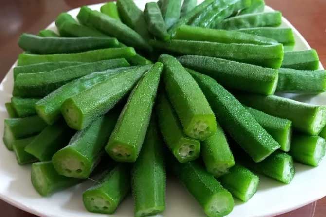 Luộc đậu bắp chỉ bỏ nước lạnh là chưa đủ: Thả thêm thứ này vào, đậu bắp ngon ngọt hết nhớt giàu dinh dưỡng