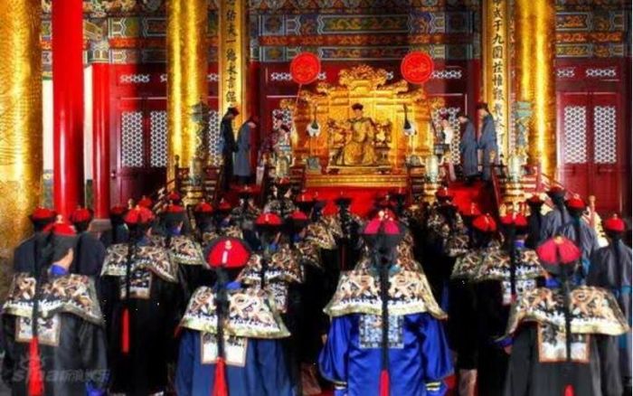 Một ngày của hoàng đế Trung Quốc: Khổ trăm bề, không an nhàn như chúng ta nghĩ