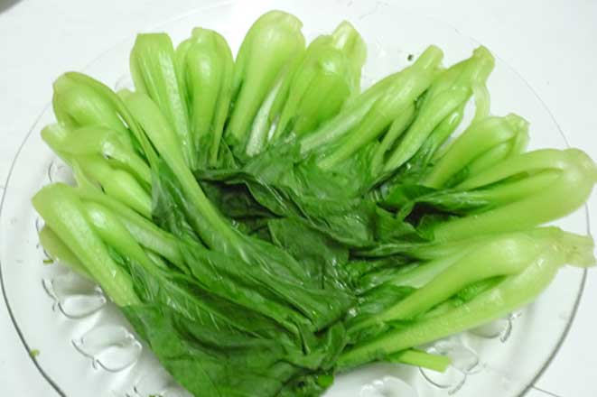 Bỏ vài giọt này vào luộc rau sẽ thấy kết quả bất ngờ, rau ngon ngọt xanh mướt đẹp mắt