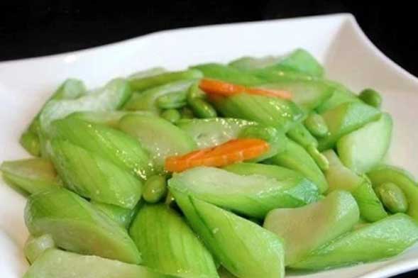 Nấu mướp nhớ thêm 1 bước này, miếng nào miếng nấy xanh mướt, không lo thâm đen