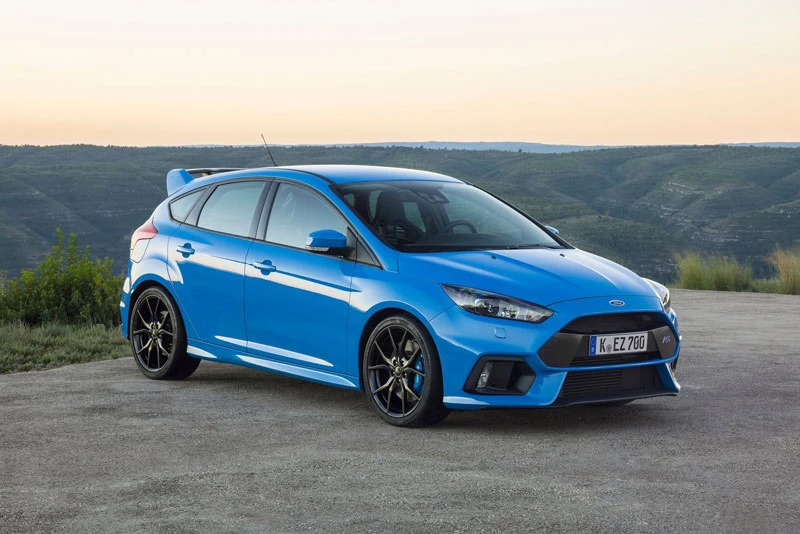 =9. Ford Focus RS (vận tốc tối đa: 266 km/h). 