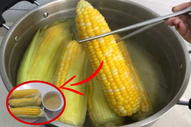 Ngô luộc chín đừng ngâm trong nồi, học mẹo này để ngô ngọt mềm, giàu chất bổ