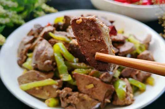 Bộ phận của gà toàn bị vứt bỏ nhưng chứa lượng vitamin A gấp 12 lần thịt, ăn bổ đủ đường