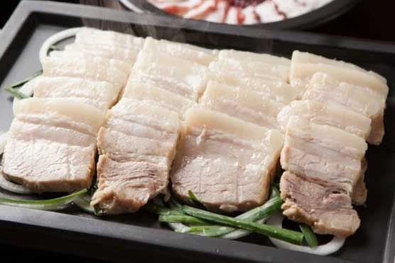 Luộc thịt kiểu này không cần dùng nước, chỉ 30 phút là thịt chín đều, ăn ngọt hơn bình thường