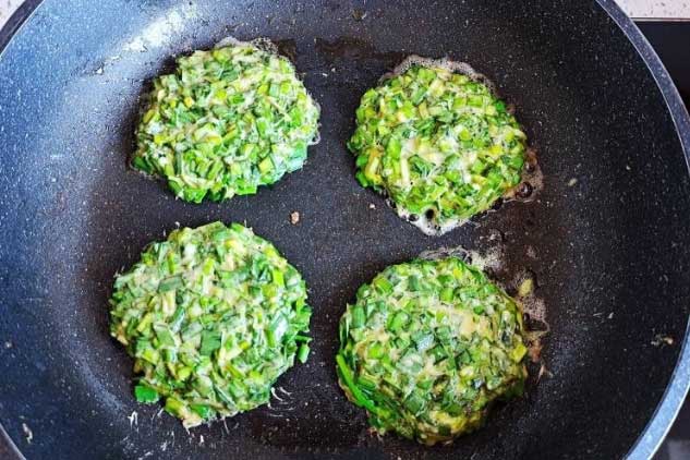 Rán trứng đừng chỉ cho hành lá: Học người Nhật dùng loại rau này để ngừa K, nhân đôi dinh dưỡng