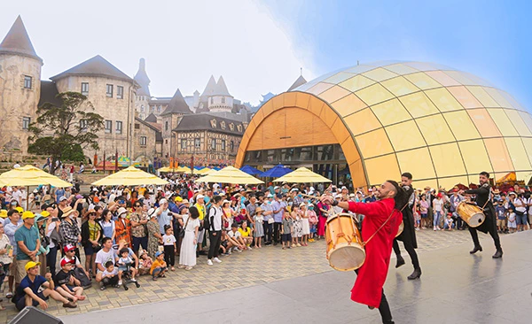 Khu du lịch Sun World Bà Nà Hills đón gần 65.000 lượt khách trong dịp lễ Giỗ Tổ Hùng Vương, 30/4 - 1/5 năm nay