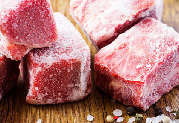 Rã đông sai cách làm thực phẩm mất chất và có thể sinh độc tố