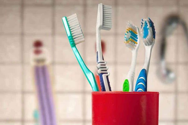 Chuyên gia sức khỏe khuyến nghị nên thay bàn chải sau khi khỏi bệnh