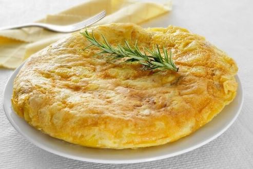 Đầu bếp nói: Chớ vội đập trứng vào chảo, thả thứ này chỉ rán 2 quả mà nhiều như 4, ăn mãi vẫn thèm