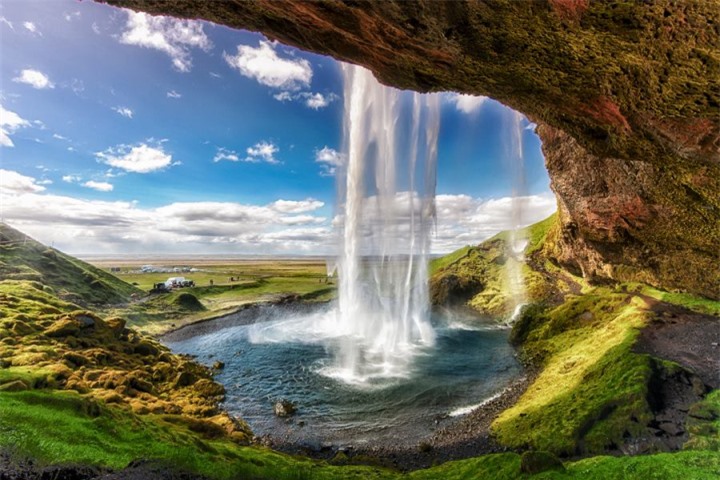 Choáng ngợp những thác nước đẹp ngoạn mục ở 'xứ băng đảo' - 1