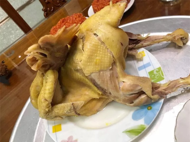 Những điều nên tránh để món gà luộc không nhạt vị, kém hấp dẫn - 2