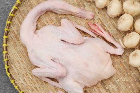 Cách nhổ sạch lông vịt và khử mùi hôi hiệu quả