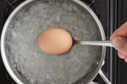 Luộc trứng theo những cách dưới đây không khác gì rước bệnh vào nhà