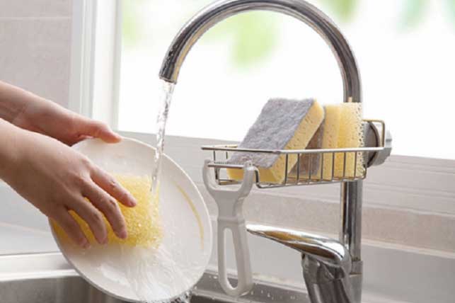 6 sai lầm khi rửa bát gây hại sức khỏe