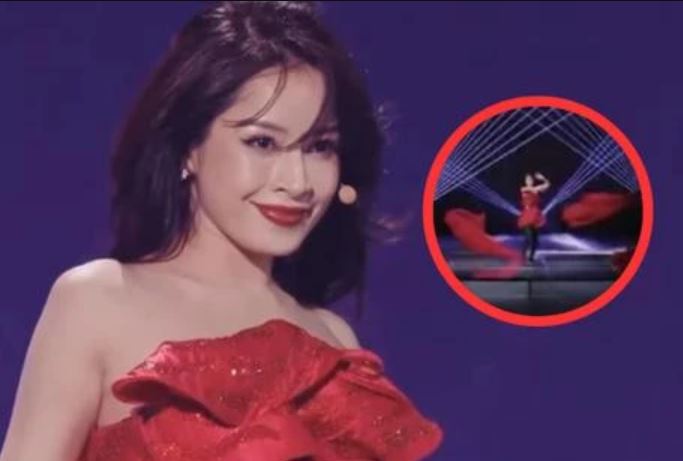Hé lộ câu chuyện đằng sau màn xé váy áo của Chi Pu tại Đạp Gió 2023