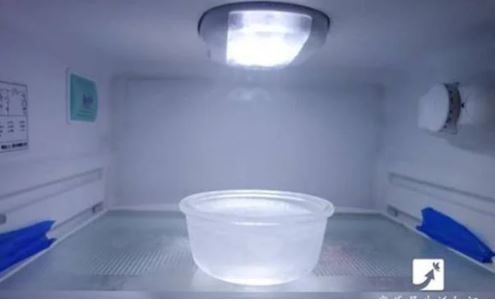 Đặt bát nước vào tủ lạnh: Mẹo nhỏ nhưng giúp bạn tiết kiệm được tiền triệu hàng tháng