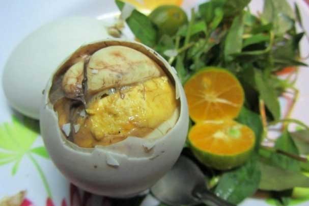 Trứng vịt lộn rất tốt nhưng lại 'đại kỵ' với 5 nhóm người sau