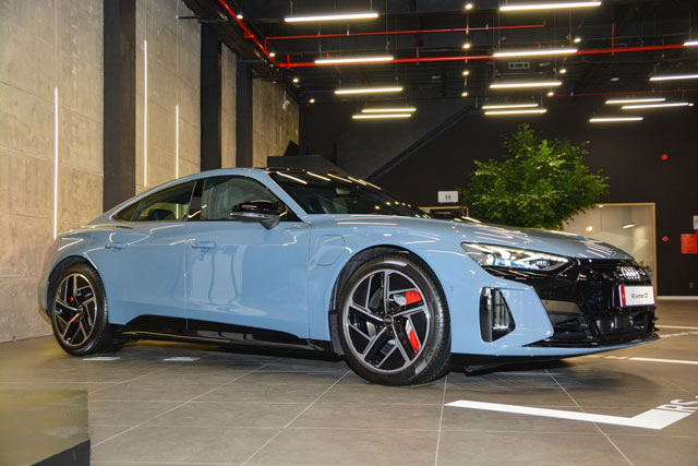 Cận cảnh xe điện Audi RS e-tron GT, giá 5,9 tỷ đồng tại Việt Nam