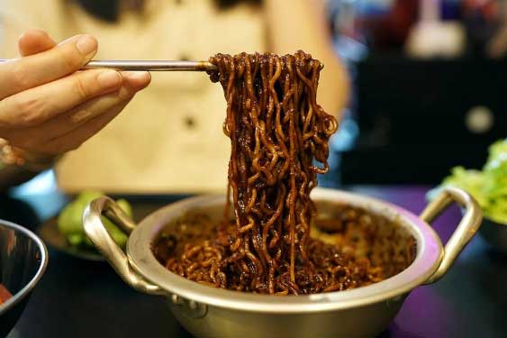 Thưởng thức 5 món mì Hàn Quốc "ăn là mê"