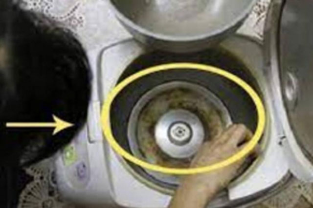 Trong nồi cơm điện có một nút nhỏ quan trọng, biết cách mở ra giảm 1 nửa tiền điện