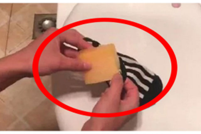 Bỏ cục xà bông vào chiếc tất cũ rồi thả vào bồn cầu: Nhận được lợi ích bất ngờ nhà nào cũng học theo