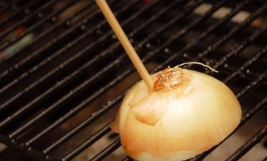 Chỉ cần 1 củ hành tây, giải quyết nhiều vấn đề nhà nào cũng cần