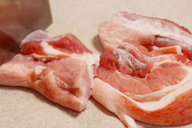 Thịt lợn mua về đừng bỏ ngay vào tủ lạnh, làm thêm bước này để thịt tươi lâu, không mất chất