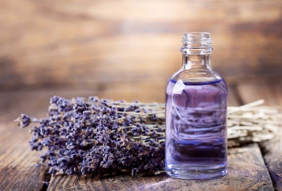 Những loại tinh dầu giúp bạn giảm căng thẳng
