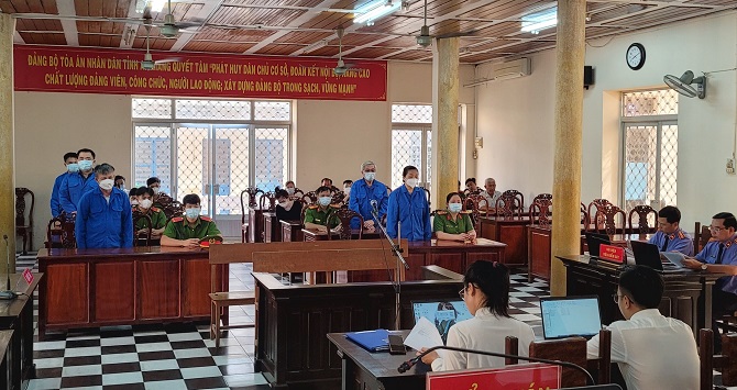 Vụ chi 20 tỷ đồng điều chuyển giám đốc công an tỉnh An Giang: Nhóm bị cáo hầu tòa