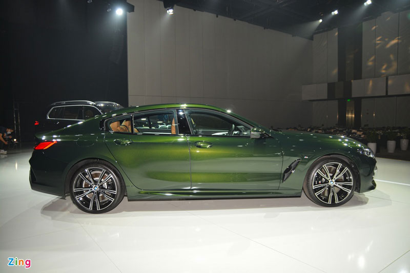 Cận cảnh BMW 8-Series 2023, giá 6,899 tỷ đồng tại Việt Nam