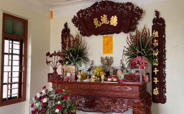 Thắp hương xong nhớ hạ ngay 3 thứ đồ này xuống: Càng để lâu càng mất hết phúc lộc, nợ nần chồng chất